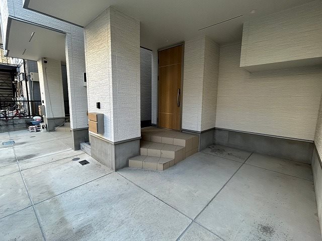 川口市西川口二丁目戸建 玄関