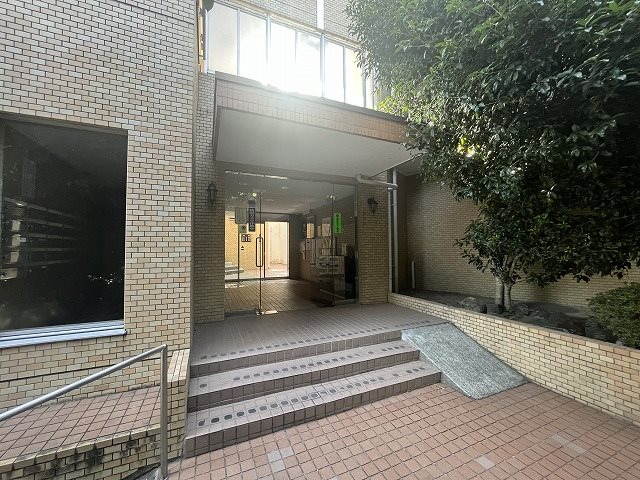ライオンズマンション多摩動物公園 エントランス