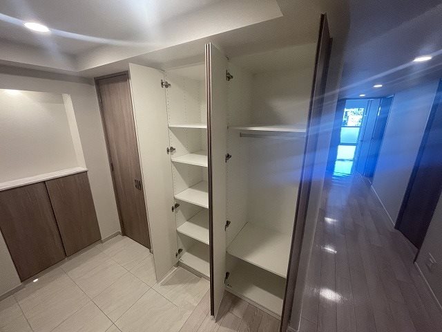 プレミスト京都四条堀川 玄関