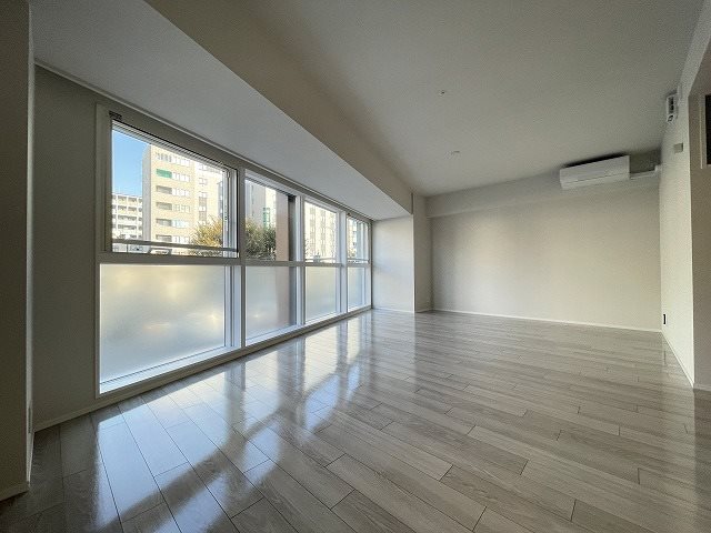 プレミスト京都四条堀川 リビング