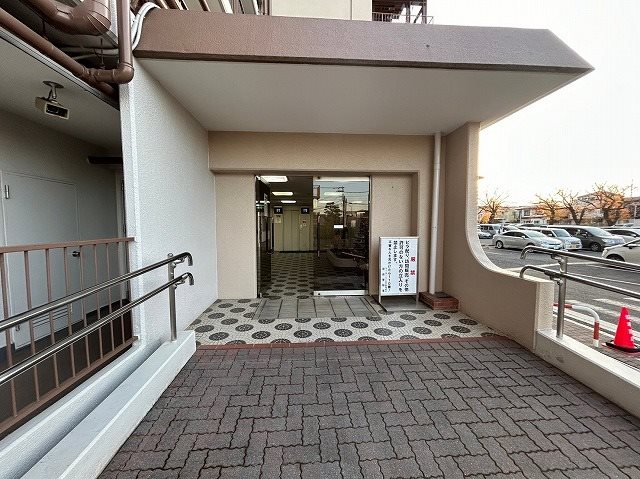 ウインザーハイム志木 エントランス