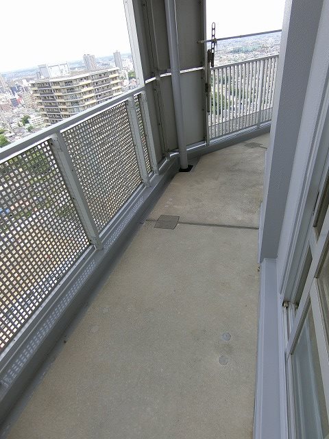 ライブタワー武蔵浦和 ベランダ