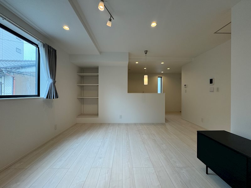 中区金山五丁目戸建 リビング