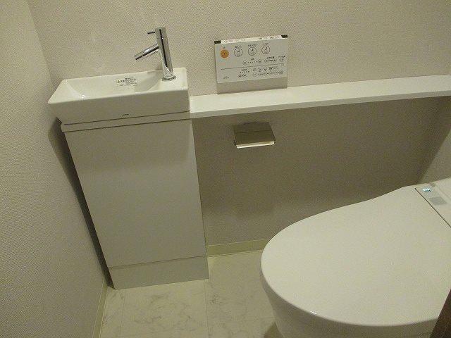 エクセレントシティ南行徳駅前 内観写真（トイレ）