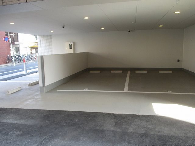 エクセレントシティ南行徳駅前 共用部写真（駐車場）