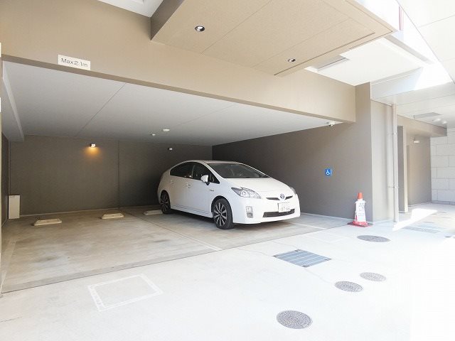ライオンズ東京三ノ輪ミレス 共用部写真（駐車場）